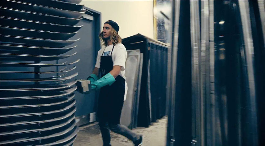 Burton presents [SNOWBOARDING]